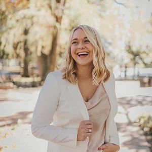 Meet your Posher, Hannah joy